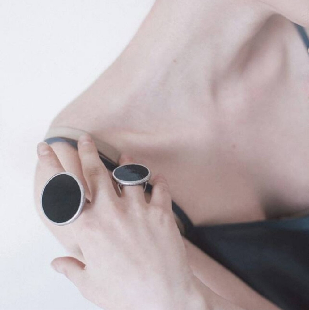 Black Glass Circle Statement Ring - image 4